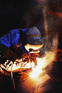 High pressure pipe welder