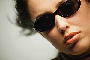 Woman with sunglasses