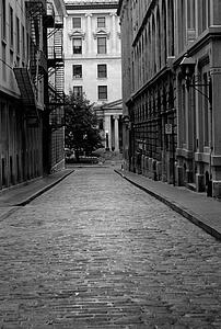 A narrow street