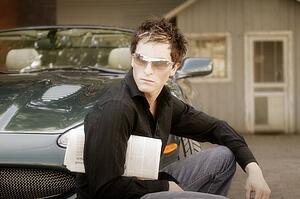 Trendy man wearing sunglasses