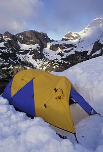 Snow tent