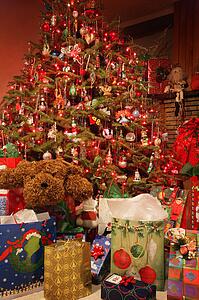 Christmas tree and presents