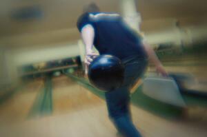Ten pin bowling