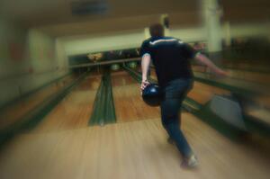 Ten pin bowling