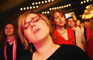 Woman worshipping the Lord