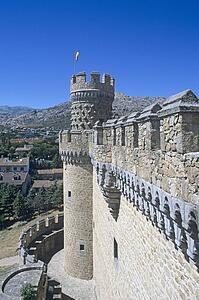 El Castillo de Manzanares el Real The Royal Castle of Manzanares - Restored in 15th Century Spain