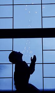 Child praying