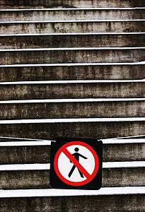 No trespassing sign