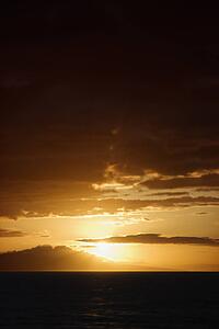 Sunset view of Pacific Ocean and Kihei island in Maui, Hawaii, USA.