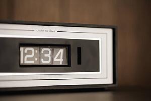 Retro clock set for 12: 34.