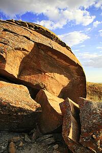Broken rock at Red Rock Coulee, Canada 