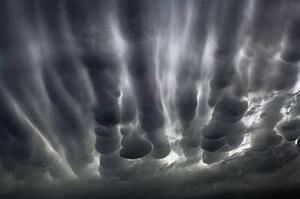 Bubbly mammatocumulus storm clouds