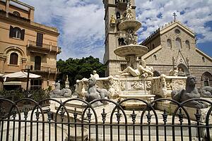 Fountain of Orion and cathedral of Messina, Messina, Sicily, Italy