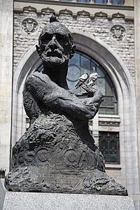 Bust of Franceso Cambo, La Ribera District, City of Barcelona, Spain 