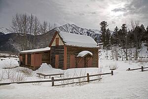Cottage at Twin Lakes Village, Sawatch Range, Colorado, USA 