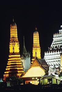 Wat Arun at night in Bangkok, Thailand 