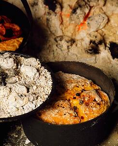Currant soda bread