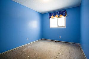 Empty bedroom under renovation