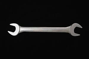 Metal crescent wrench