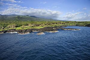 Pacific ocean coastline and rocky cliffs 