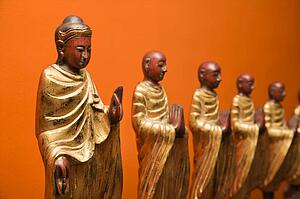 Wooden statues of Buddha 