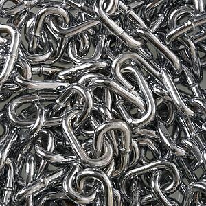 Pile of chain links.