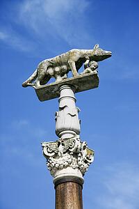 Sculpture of wolf nursing Romulus and Remus.