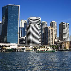 Downtown view of Sydney, Australia with boats in harbour