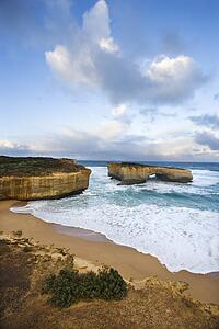 London Arch formation on coastline of Great Ocean Road, Australia
