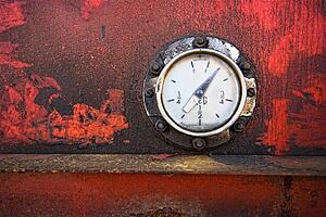 Gas gauge