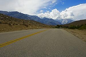 Road to the southern Sierra Mountains, California, USA