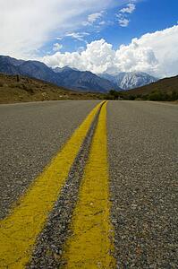 Road to the southern Sierra Mountains, California, USA