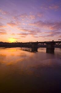 Sunrise over Burnside Bridge, Portland, Oregon, USA