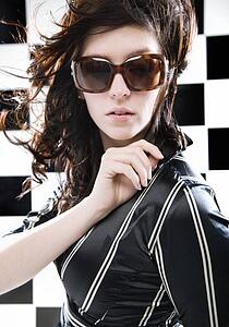 Portrait of a woman with sunglasses