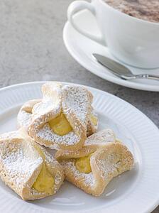 Bauletti Lemon Biscuits with a Cappucino