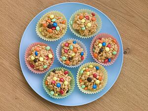 White Chocolate and Marshmallow Rice Crisp Cakes with Sugar Coated Chocolate Drops