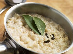 Bread sauce in a Pan