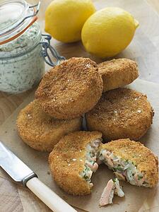Cod and Salmon Fish Cakes with Tartar Sauce