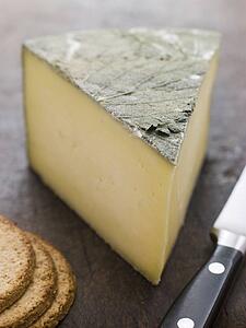 Wedge of Cornish Yarg Cheese with Oatmeal Biscuits