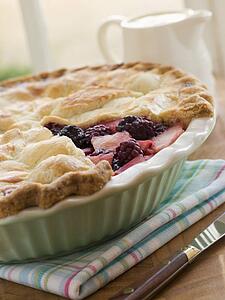 Hot Blackberry and Apple Pie