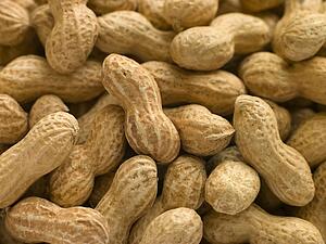 Peanuts in shells