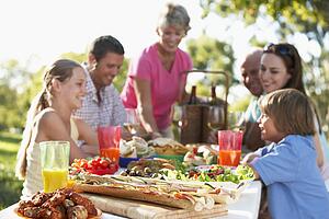 Family Dining Al Fresco
