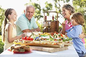 Family Dining Al Fresco