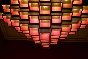 Ceiling light fixture