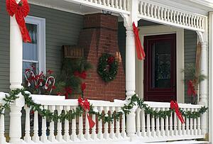 House decorated with Christmas decorations